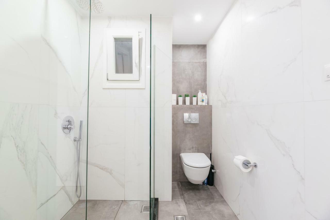 Modern White Tower Apartment Thessaloníki Exteriör bild